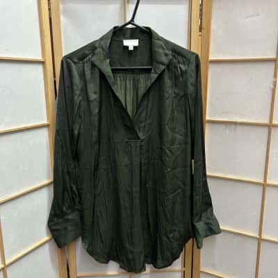 WITCHERY Women's  Size 12 Long Sleeve Shirt / Deep V-Neck Shirt Green 