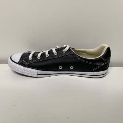 Converse Womens  Size 6 Flats Black  / White 