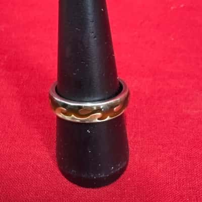  Women's Silver Tone Ring featuring a Distant Wave Pattern