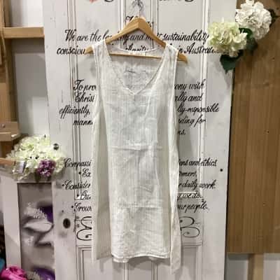 Brave + True Brand! THE PERFECT LIGHTWEIGHT LINEN SUMMER DRESS! Womens  Size M Midi Dress / Sleeveless Dress  Cream 