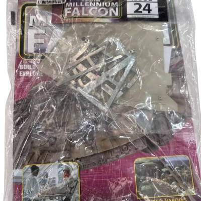 Star Wars build the millennium falcon issue 24
