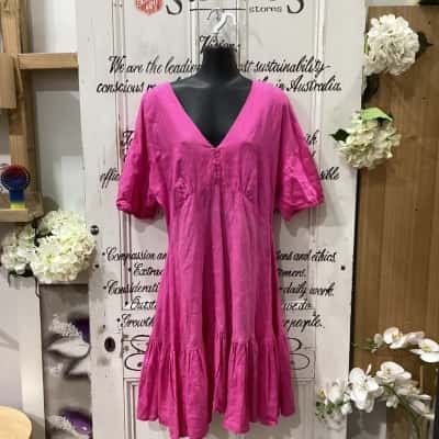 Gorman Brand! 100% LINEN BABYDOLL STYLE MIDI SHORT SLEEVE DRESS! Womens  Size 14 Babydoll Dress / Midi Dress / Short Sleeve Dress  Pink  