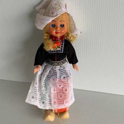 Vintage Rozetta Dutch Souvenir Doll -18 cm