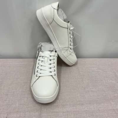 Grosby Women's Sneakers Size 8 White BNWT