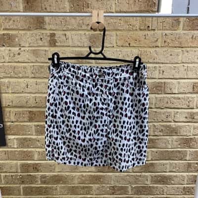 n'vo Womens patterned skirt  Size 4 