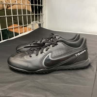 Mens Nike Size 9 Trainers Black Tiempo
