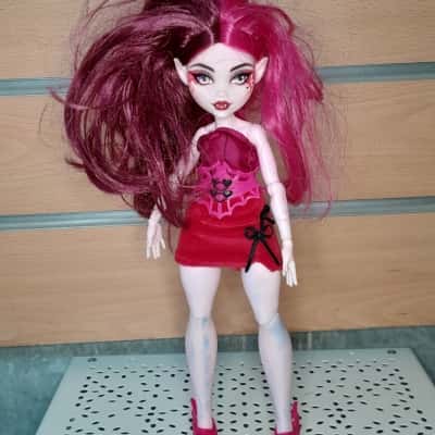 Monster High Skulltimate Secrets Garden Mysteries Draculaura