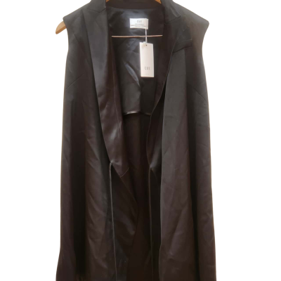 Cue Womens  Size 6 Vest Jacket Black  