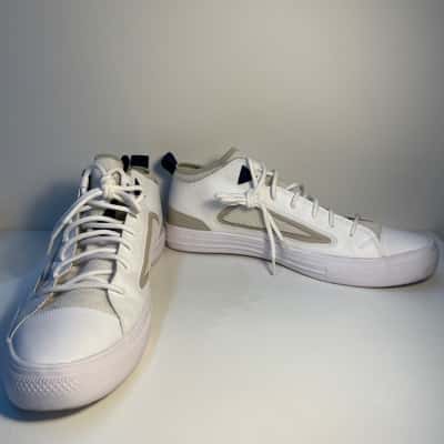 Converse Mens Chuck Taylor Size 12 Sneakers Cream / White 