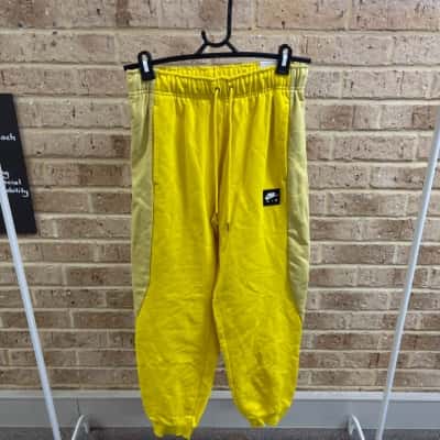 Nike Mens yellow Nike air sweatpants Size S 
