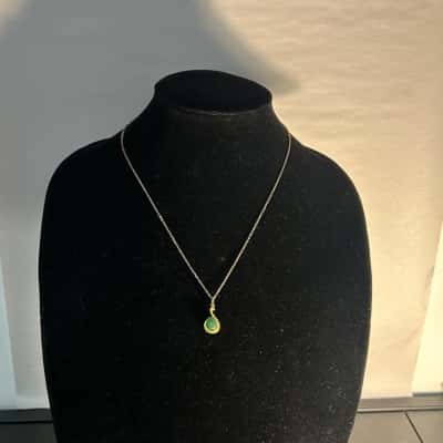 Gold tone with green stone necklace  