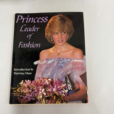 Princess Diana Leader of Fashion Book