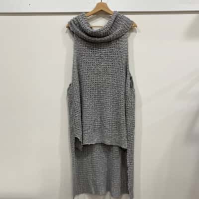 Brave + True Womens  Size M /L Sleeveless Top Grey 