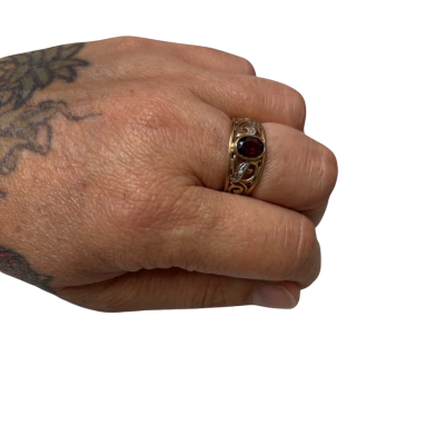 9ct Gold Garnet Filigree Ring 