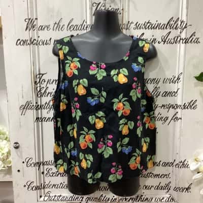 Princess Highway Brand! FUN & FRUITY PATTERNED SLEEVELESS TOP! Womens  Size 12 Floral Top / Sleeveless Top Black  / Multicoloured / Pattern 
