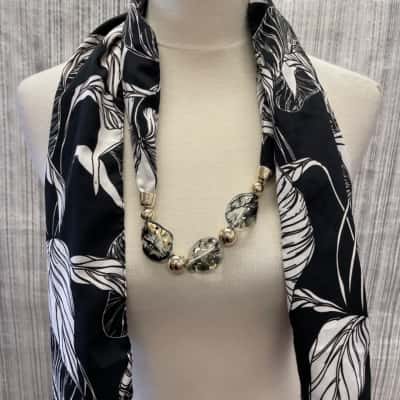  Womens  Size One Size Scarf Black/Gold/ White 