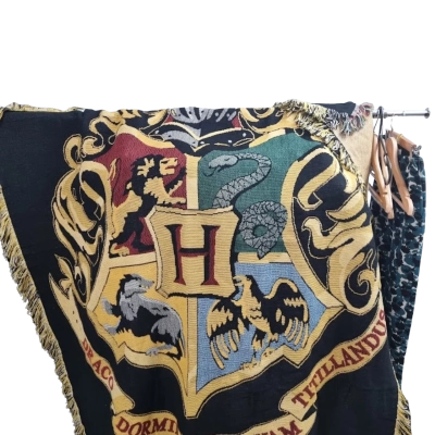 Harry Potter "Hogwarts Crest" Throw