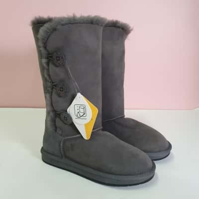  UGG Australian Shepherd Women's Size 7 Tall Button Boots 