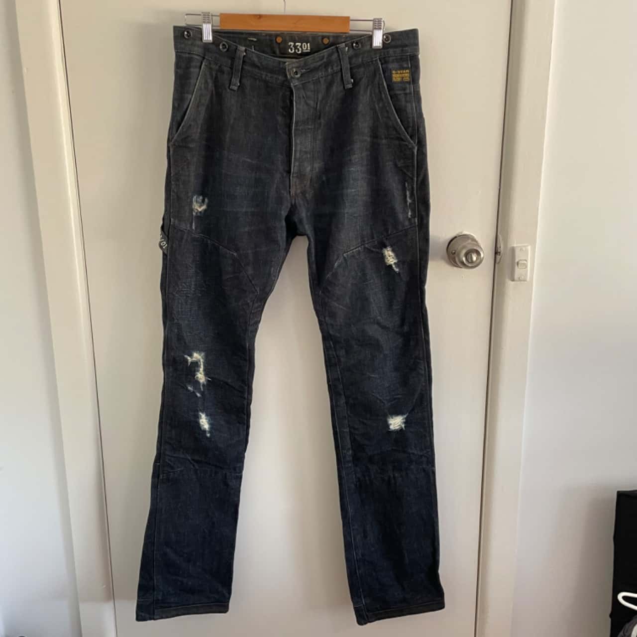 36 Tapered Jeans Navy Blue Distressed 