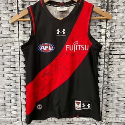 Essendon FC Under Armour Kids  Size M / Youth signed Sport Top Black  / Red 