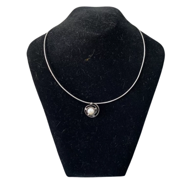  Collar Necklace Small Circular Perl Pendant 