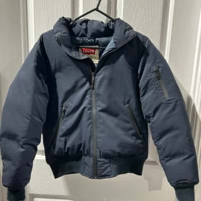 Levis Women’s Puffer Jacket Size S