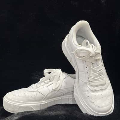 Puma Womens  Size 7 Sneakers Gold / White 