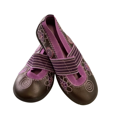 Keds Kids Size 8 Shoes 