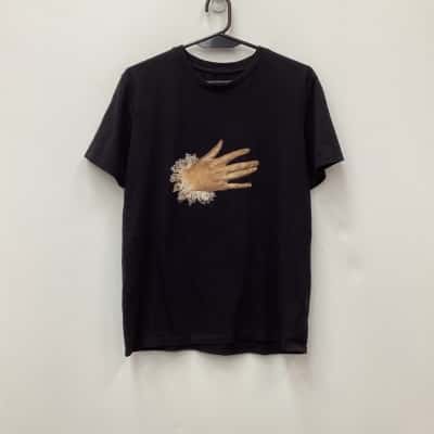  Womens  Size M T-shirts Black  print 