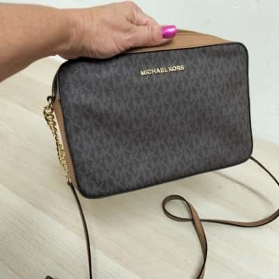 Michael Kors Womens Medium Logo Crossbody Bag VGUC 