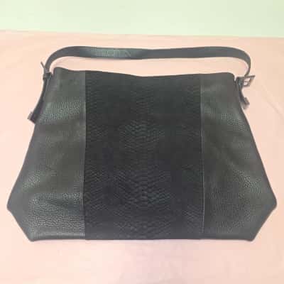 Blue Illusion Womens Shoulder Bag Black: Leather