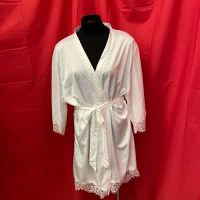  Womens  Amour R Size L/XL White Robe