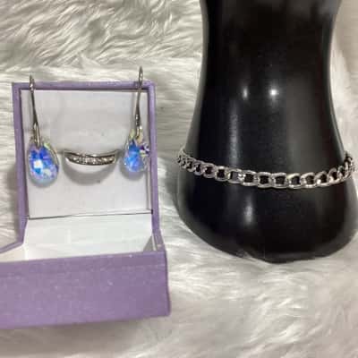 Womens Bracelet / Earrings / Ring Silver 