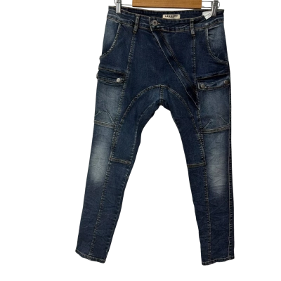 Leery  Size 12 M Blue unique jeans 