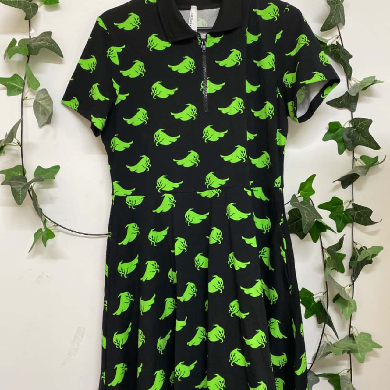 Black Friday Green Ghost Collar Dress(s) - Used Good | Salvos Stores