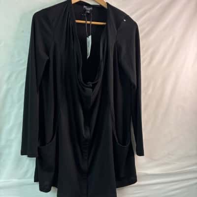 Threadz Womens  Size S Long Sleeve Top Black  