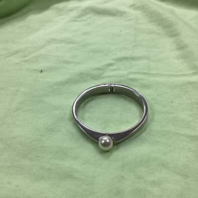  Womens  clip Bangle with “pearl” 