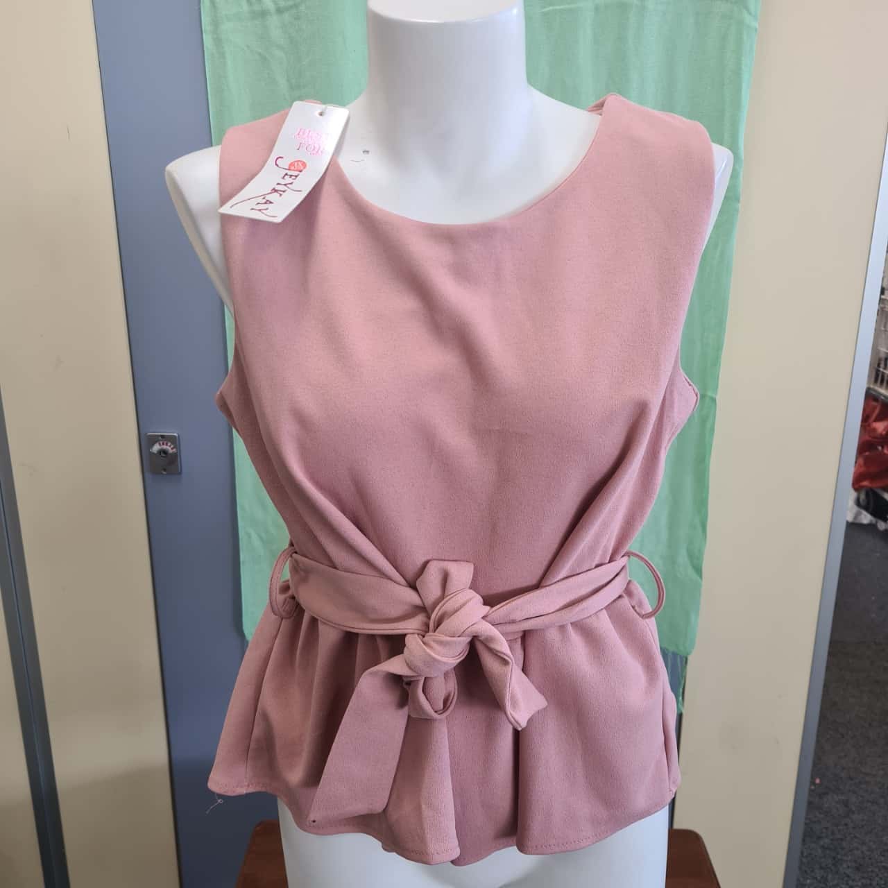 Womens Size XL Short Sleeve Pink (s)