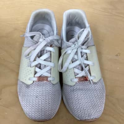 Frankie4 Womens  Size 8 Sneakers Off White 