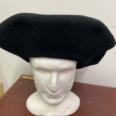   Size One Size Beret Black  