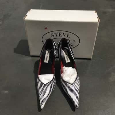Steve Madden Womens  Size 6.5 Animal print B&W Snake Print heels  RRP (when New) $179    Barely Worn  CAB