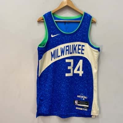 BNWOT NBA /Nike Milwaukee #34 Antetokounmpo- Size Med
