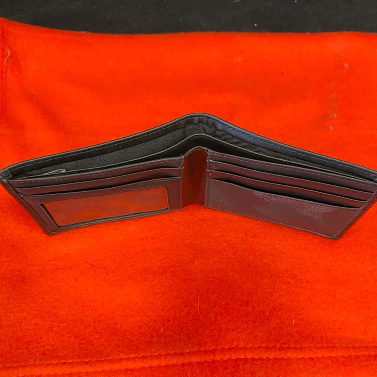 Van Heusen Mens Leather Wallet(s)