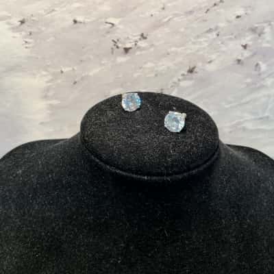 925 Round Solitaire Stud Earrings 