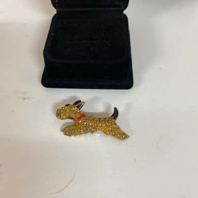 Vintage 1928 Jewelry Company Brooch 