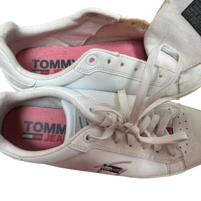 Tommy Hilfiger / Tommy Jeans Womens  Size 37 Flats White 