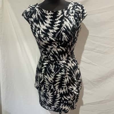 Kookai Size 36 Formal Dress Black / Pattern Silk