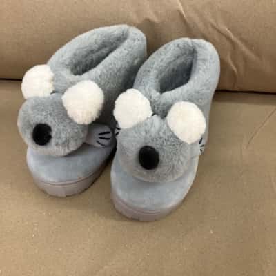 Cutest koala kids slippers, size Medium