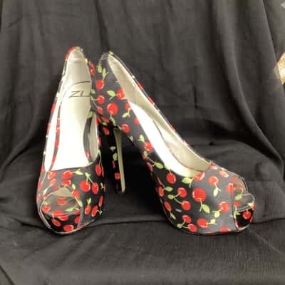 Zu Cherry Print Heels Size 36.5
