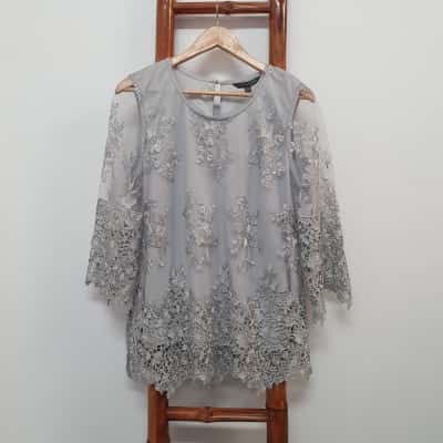 Liz Jordan Women's Size 12 Embroidered Top Silver - New With Tags